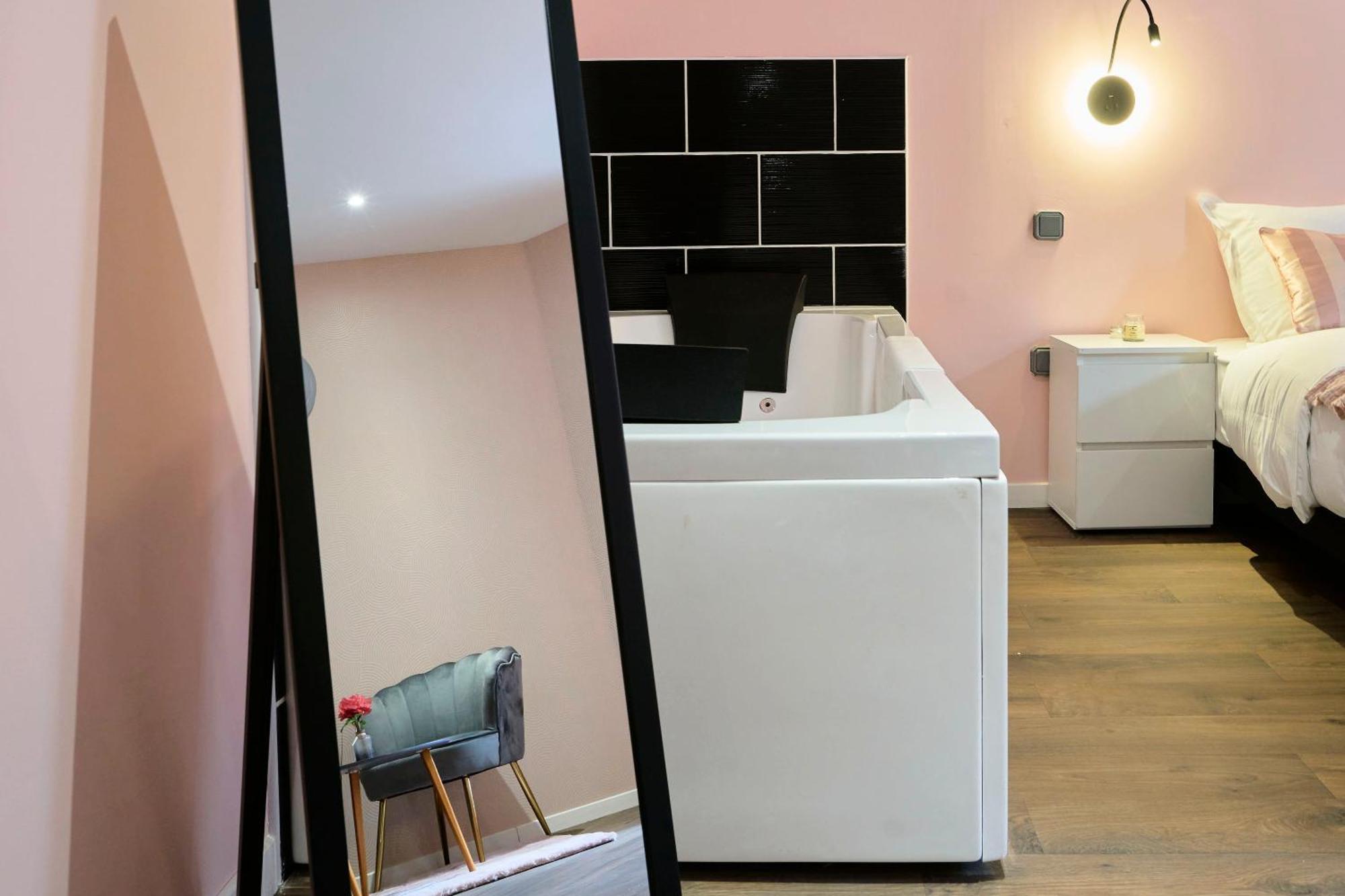 Ng Prestige L Lille L Tourcoing - Bouvines - Balneo & Cuisine Apartment ภายนอก รูปภาพ